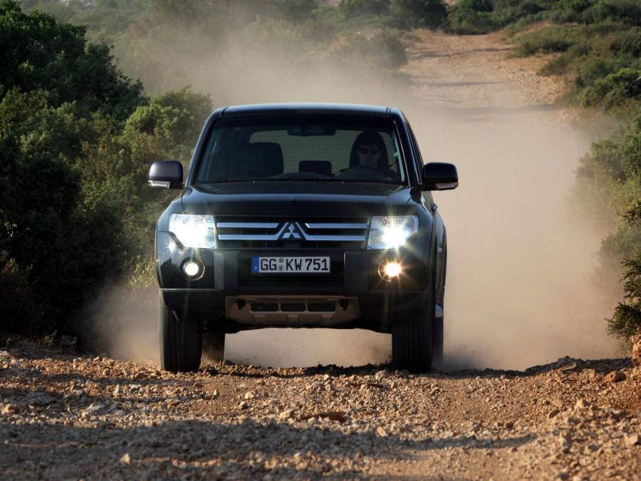  Mitsubishi Pajero 5-Door 2006 года  (фото 22 из 38)